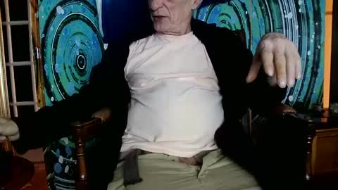 Snapshot of fellatioauto chatting on January 2025 05:37:01 AM hungnsexy online show from January 2025 05:37:01 AM
