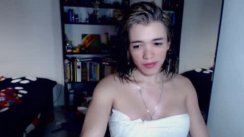Snapshot of fem_boy6 chatting on January 2025 07:25:01 PM fem_boy6 online show from January 2025 07:25:01 PM