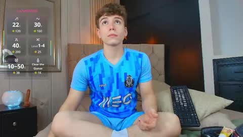 Femboy Max online show from September 2025 12:38:02 PM