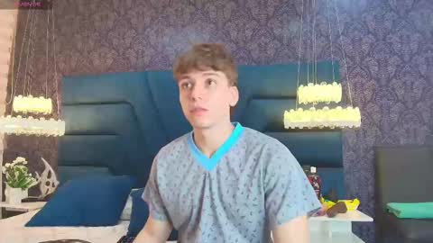 Femboy Max online show from January 2026 11:56:01 AM