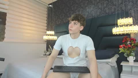 Snapshot of femboy_max chatting on March 2026 11:59:01 AM Femboy Max online show from March 2026 11:59:01 AM
