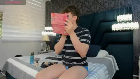 Femboy Max online show from June 2026 11:41:01 AM