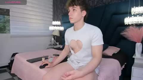 Femboy Max online show from July 2026 12:00:02 PM