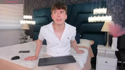 Femboy Max online show from July 2026 12:34:01 PM
