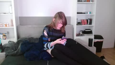 Snapshot of femboyflowers chatting on November 2025 09:36:02 PM femboyflowers online show from November 2025 09:36:02 PM
