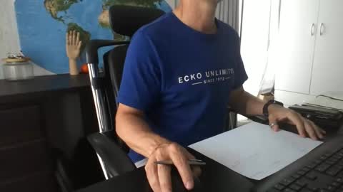 Snapshot of femdomsubby chatting on January 2025 03:26:01 AM femdomsubby online show from January 2025 03:26:01 AM