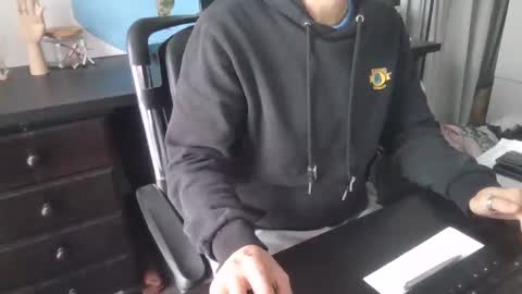 Snapshot of femdomsubby chatting on October 2025 05:04:02 AM femdomsubby online show from October 2025 05:04:02 AM