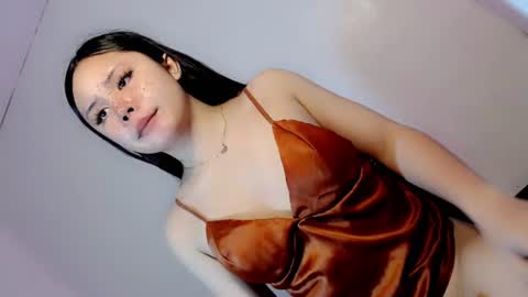 Snapshot of feminine_elle chatting on July 2026 05:00:01 AM elle online show from July 2026 05:00:01 AM