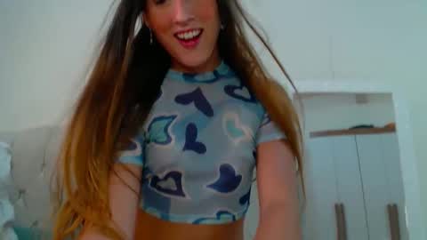 Snapshot of femmeangel chatting on January 2026 12:43:02 PM Alice online show from January 2026 12:43:02 PM