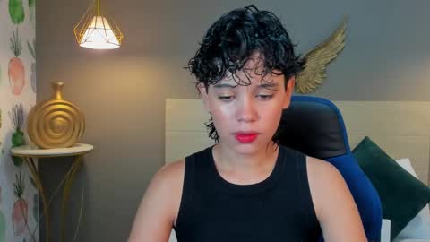 Snapshot of fernanda_indie chatting on February 2025 12:05:02 PM F E R N A N D A online show from February 2025 12:05:02 PM