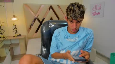 Snapshot of ferphoenix_ chatting on November 2025 03:18:02 AM FER PHOENIX online show from November 2025 03:18:02 AM