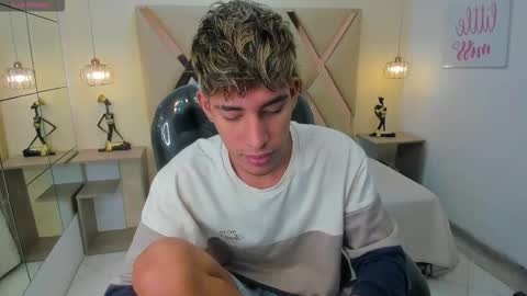 Snapshot of ferphoenix_ chatting on December 2025 03:36:02 AM FER PHOENIX online show from December 2025 03:36:02 AM