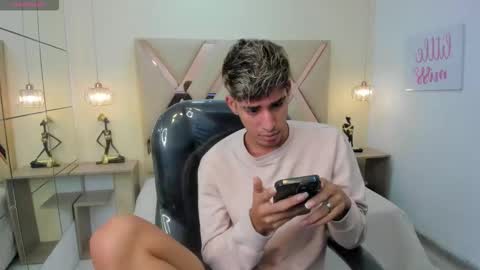 Snapshot of ferphoenix_ chatting on December 2025 03:49:02 AM FER PHOENIX online show from December 2025 03:49:02 AM