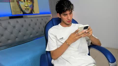 FER PHOENIX online show from April 2026 04:01:01 AM