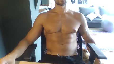 feruagusto93 online show from March 2025 02:43:02 PM