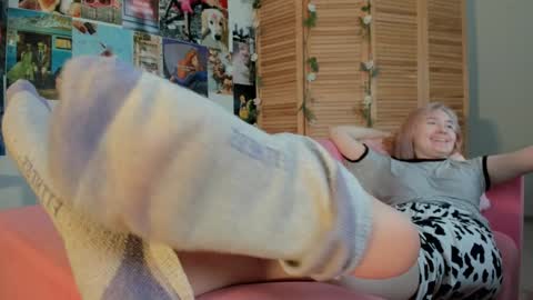 Snapshot of fetishrey chatting on December 2024 02:37:01 PM Rey online show from December 2024 02:37:01 PM