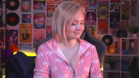 Snapshot of fetishrey chatting on December 2024 11:40:02 AM Rey online show from December 2024 11:40:02 AM