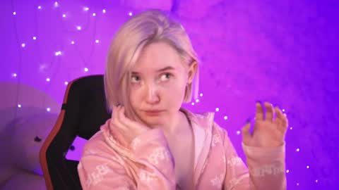 Snapshot of fetishrey chatting on December 2024 12:06:01 PM Rey online show from December 2024 12:06:01 PM