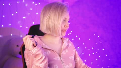 Snapshot of fetishrey chatting on December 2024 03:11:01 PM Rey online show from December 2024 03:11:01 PM