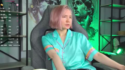 Snapshot of fetishrey chatting on November 2025 04:41:02 PM Rey online show from November 2025 04:41:02 PM