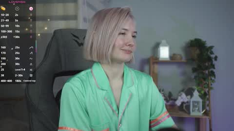 Snapshot of fetishrey chatting on November 2025 06:01:02 PM Rey online show from November 2025 06:01:02 PM