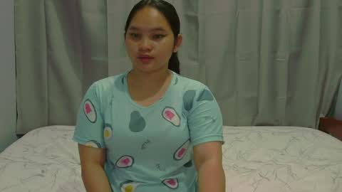 Snapshot of fhwilloughbyxx chatting on April 2026 11:20:02 PM fhwilloughbyxx online show from April 2026 11:20:02 PM