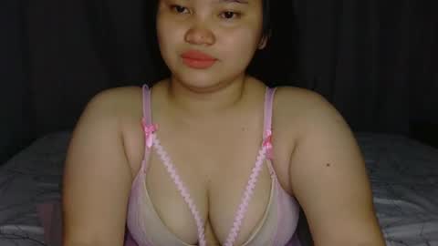 Snapshot of fhwilloughbyxx chatting on April 2026 06:13:02 PM fhwilloughbyxx online show from April 2026 06:13:02 PM