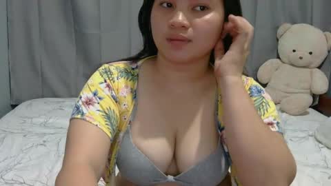 Snapshot of fhwilloughbyxx chatting on April 2026 08:35:01 AM fhwilloughbyxx online show from April 2026 08:35:01 AM