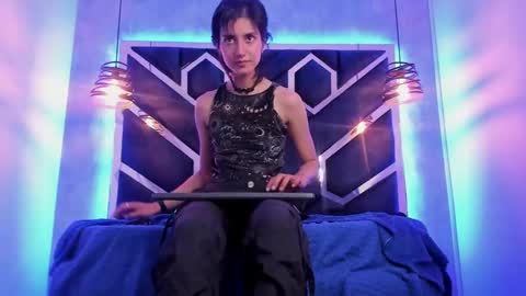   online show from February 2025 06:08:02 PM