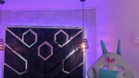   online show from February 2025 12:17:01 PM