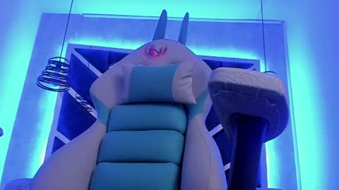   online show from February 2025 05:53:02 PM