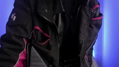   online show from February 2025 12:28:01 PM