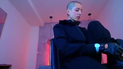   online show from October 2025 11:42:02 AM