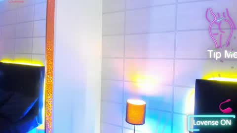 Luciana online show from October 2025 04:44:02 AM