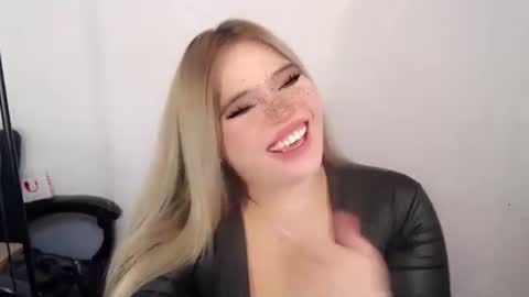 Snapshot of filipina_slutty69xxx chatting on September 2025 01:49:01 AM Angela DONT FORGET TO FOLLOW AND GIVE ME APPRECIATION online show from September 2025 01:49:01 AM