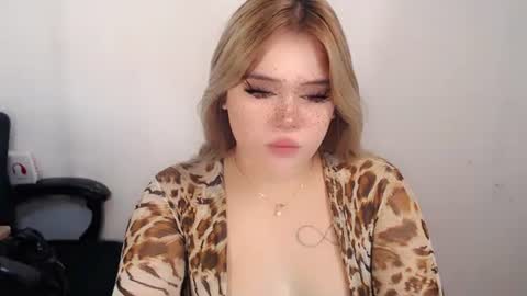 Snapshot of filipina_slutty69xxx chatting on September 2025 01:18:01 AM Angela DONT FORGET TO FOLLOW AND GIVE ME APPRECIATION online show from September 2025 01:18:01 AM