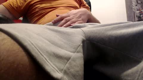 filouxx70 online show from April 2026 09:23:01 PM