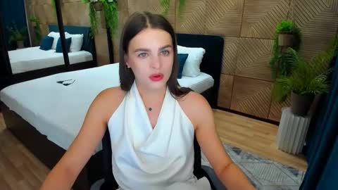 Amanda online show from September 2025 10:17:01 AM