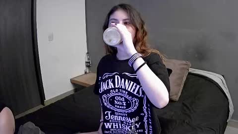 Snapshot of findiryts_2 chatting on March 2026 08:09:02 AM Alice and Max online show from March 2026 08:09:02 AM