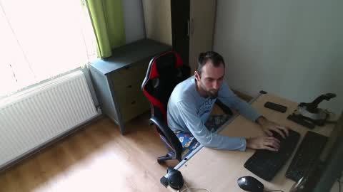 Snapshot of findo1991 chatting on December 2024 06:35:02 AM Jane and Findo online show from December 2024 06:35:02 AM