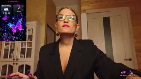 Lady online show from September 2025 07:03:02 PM