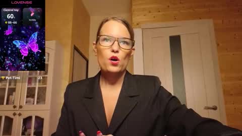 Lady online show from October 2025 12:53:02 AM