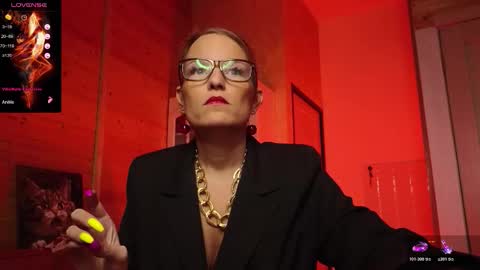 Lady online show from January 2026 07:11:01 PM