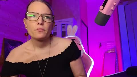 Lady online show from June 2026 06:13:01 PM