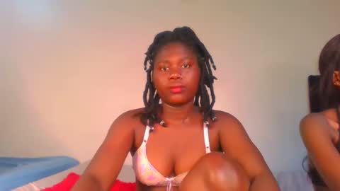 Snapshot of fine_melanie chatting on January 2025 02:02:01 AM melanie online show from January 2025 02:02:01 AM