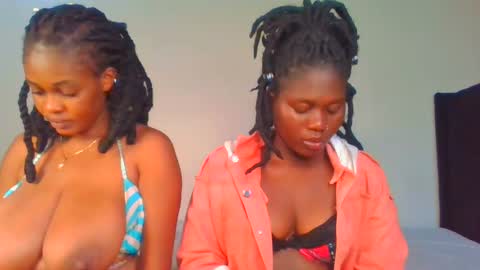 Snapshot of fine_melanie chatting on January 2025 02:24:02 AM melanie online show from January 2025 02:24:02 AM