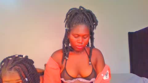 Snapshot of fine_melanie chatting on January 2025 06:09:01 AM melanie online show from January 2025 06:09:01 AM