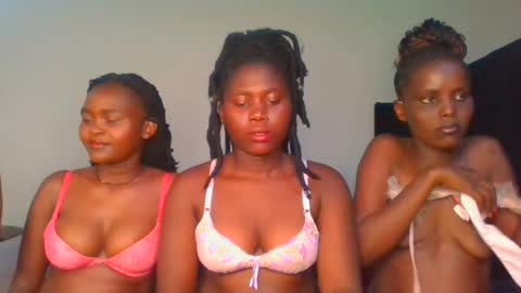 Snapshot of fine_melanie chatting on February 2025 04:54:01 PM melanie online show from February 2025 04:54:01 PM