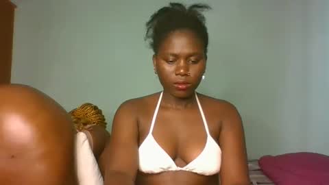 Snapshot of fine_melanie chatting on February 2025 05:42:02 AM melanie online show from February 2025 05:42:02 AM