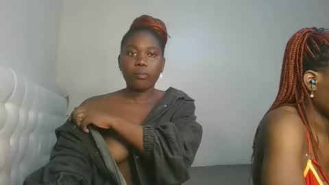 Snapshot of fine_melanie chatting on November 2025 01:08:01 AM melanie online show from November 2025 01:08:01 AM